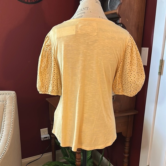 Yellow Eyelet Sleeve Top - Picture 4 of 4